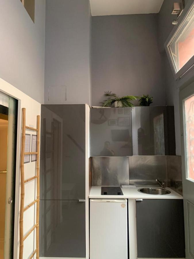 Spacious Bright Split Level Flat In The Fashionable Marais Apartment Paris Exterior photo